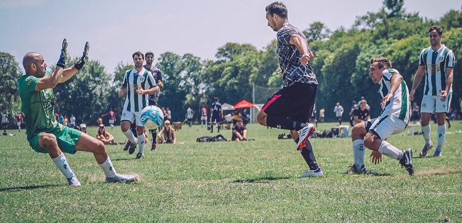 El fútbol no solo se juega: se vive, se siente y se cuenta.